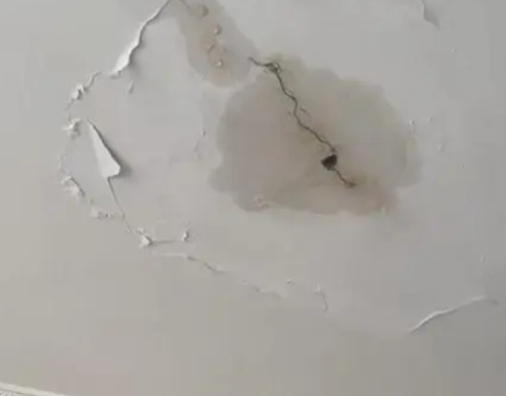 凌云阳台漏水维修公司分享下屋面防水工程质量问题原因分析